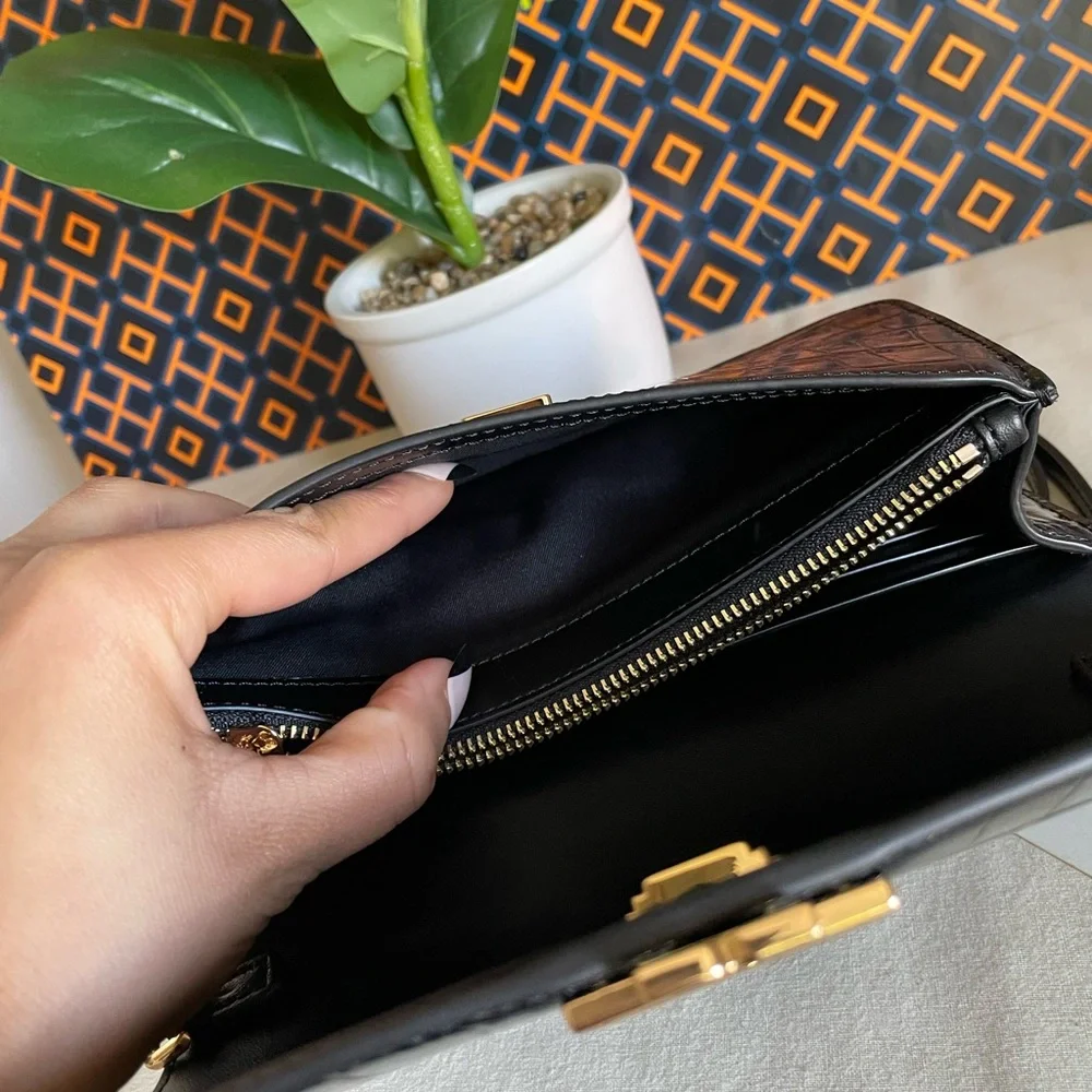 NWT Tory Burch Britten embossed chain wallet w wristlet crossbody Bag black $500